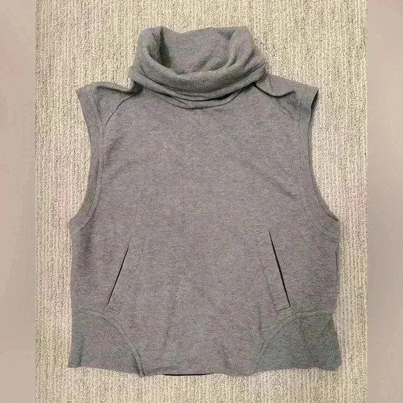 NIKE DRI FIT MEDIUM VEST (cowl/turtle neck) - Picture 1 of 3